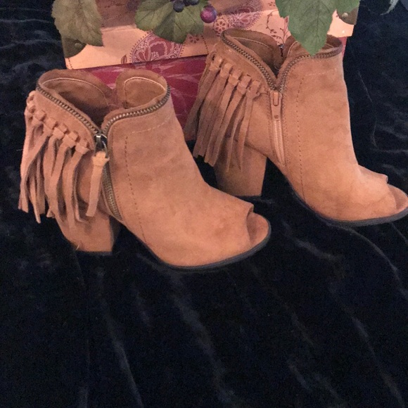 Dolce Vita Shoes - 😍Dolce Vita Open Toe Boots SZ 6 1/2. NWOT
